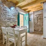 Soricevi Dvori Ferienhaus Barat (Rovinj)