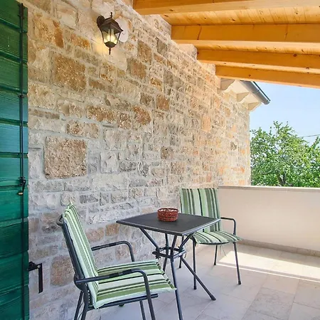 Soricevi Dvori Holiday home *