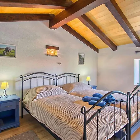 Soricevi Dvori בית נופש *